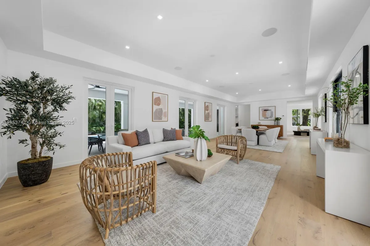 5835 SW 81st St, South Miami FL 33143