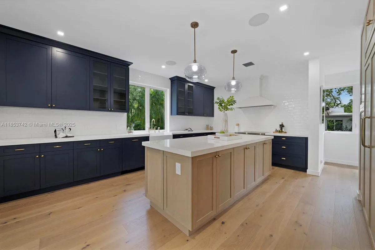 5835 SW 81st St, South Miami FL 33143