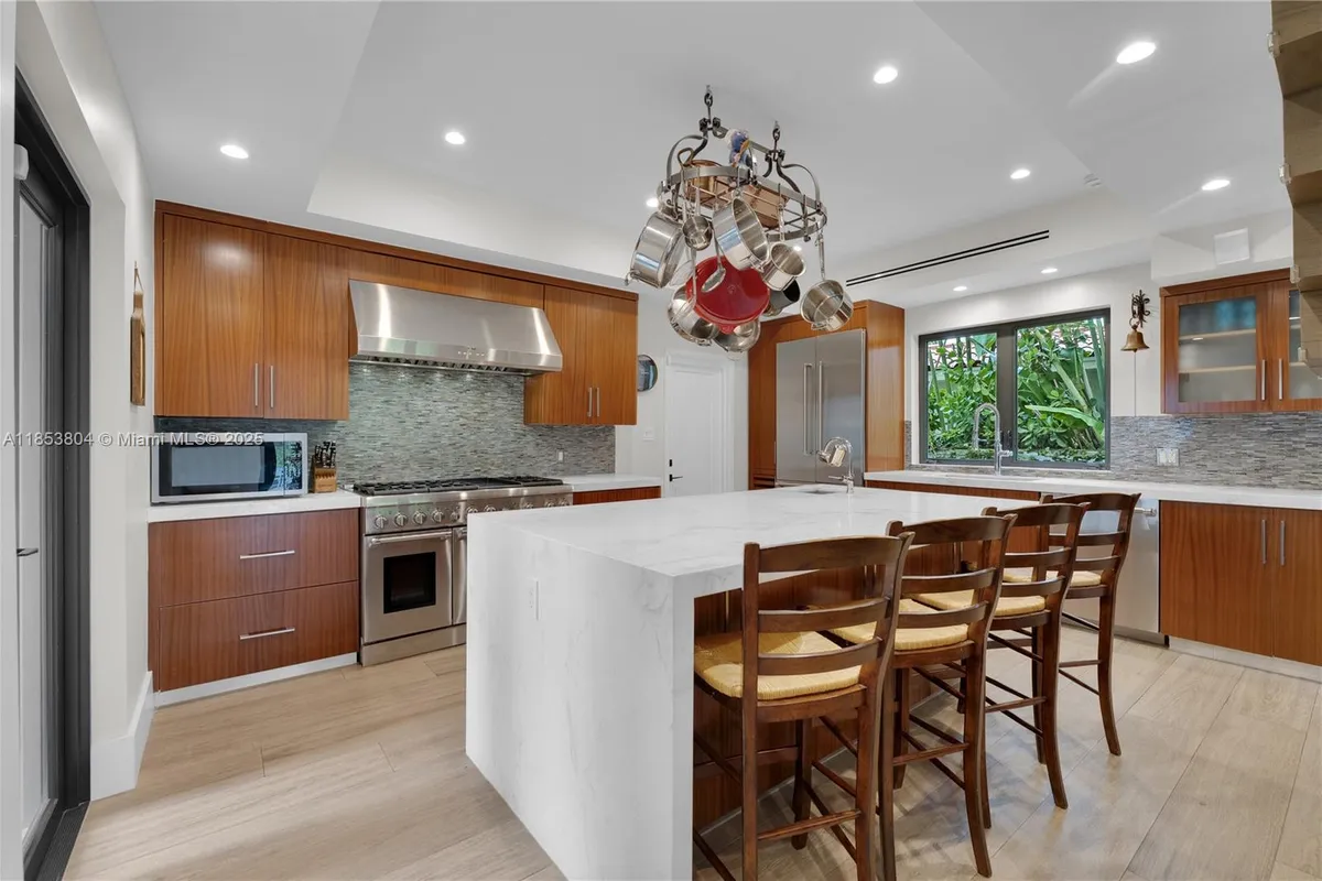 4475 N Meridian Ave, Miami Beach FL 33140