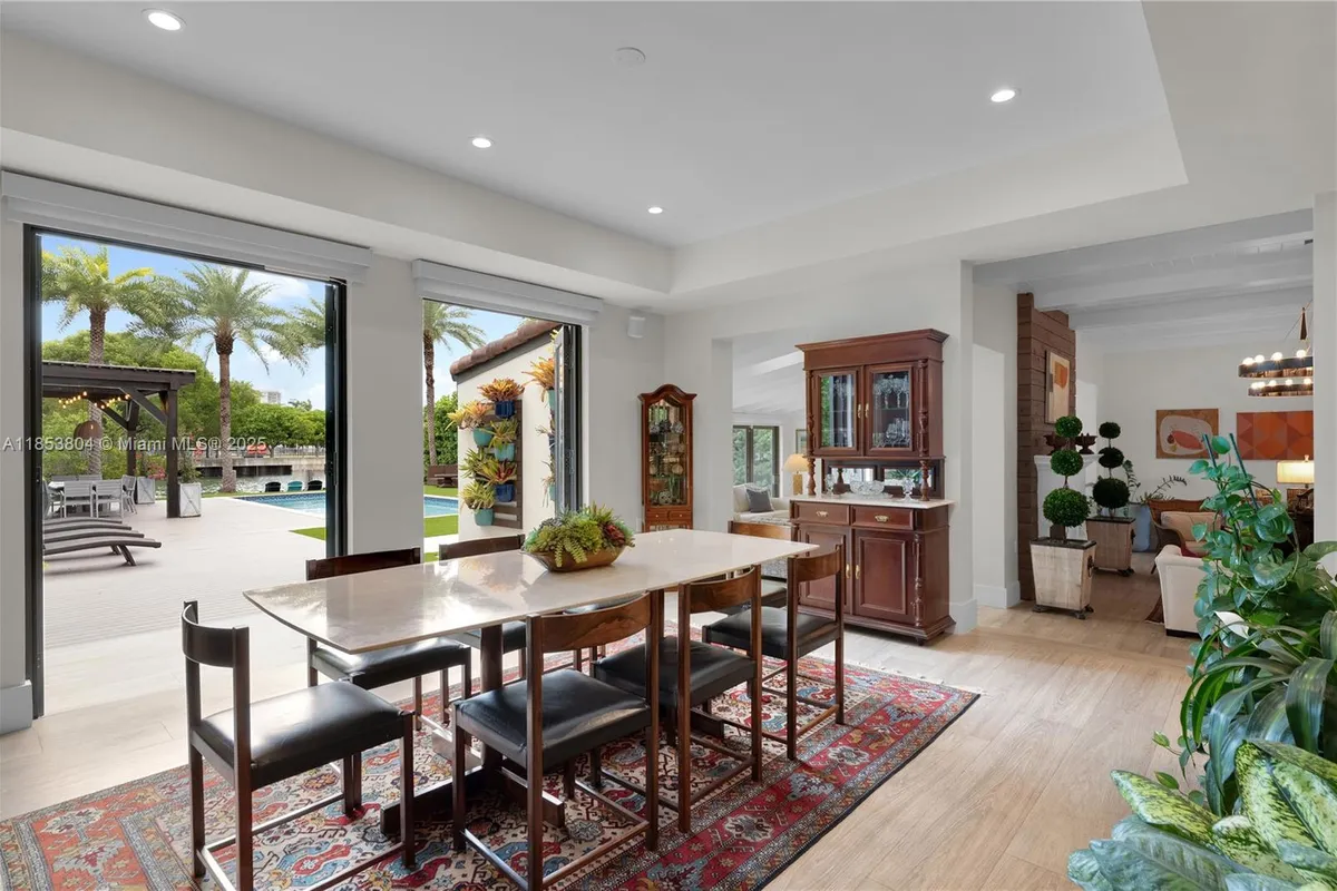 4475 N Meridian Ave, Miami Beach FL 33140