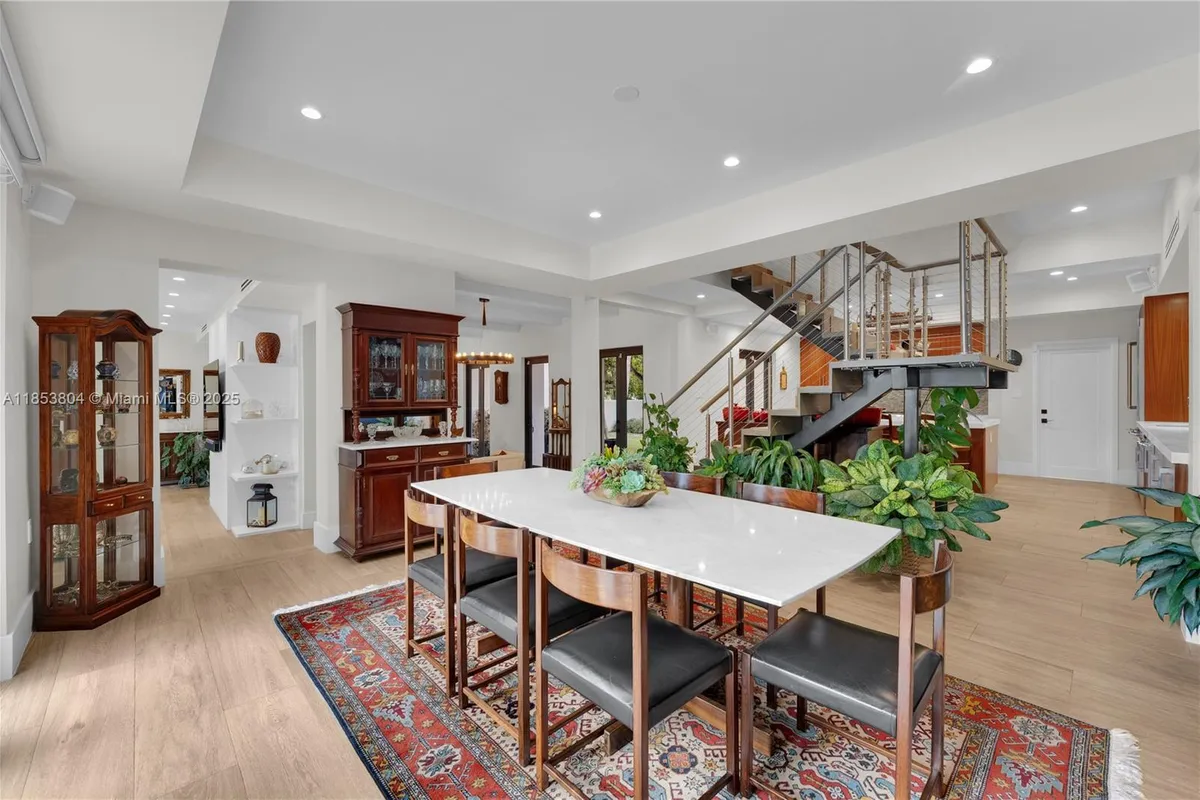 4475 N Meridian Ave, Miami Beach FL 33140