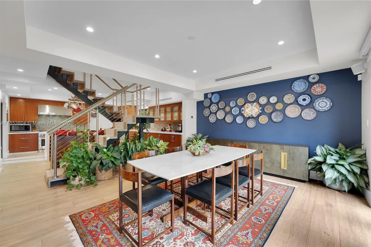 4475 N Meridian Ave, Miami Beach FL 33140