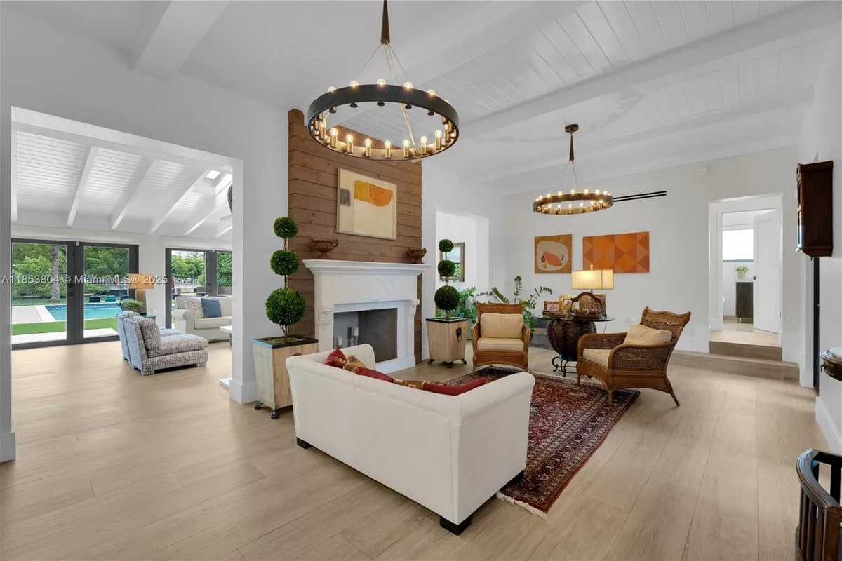 4475 N Meridian Ave, Miami Beach FL 33140