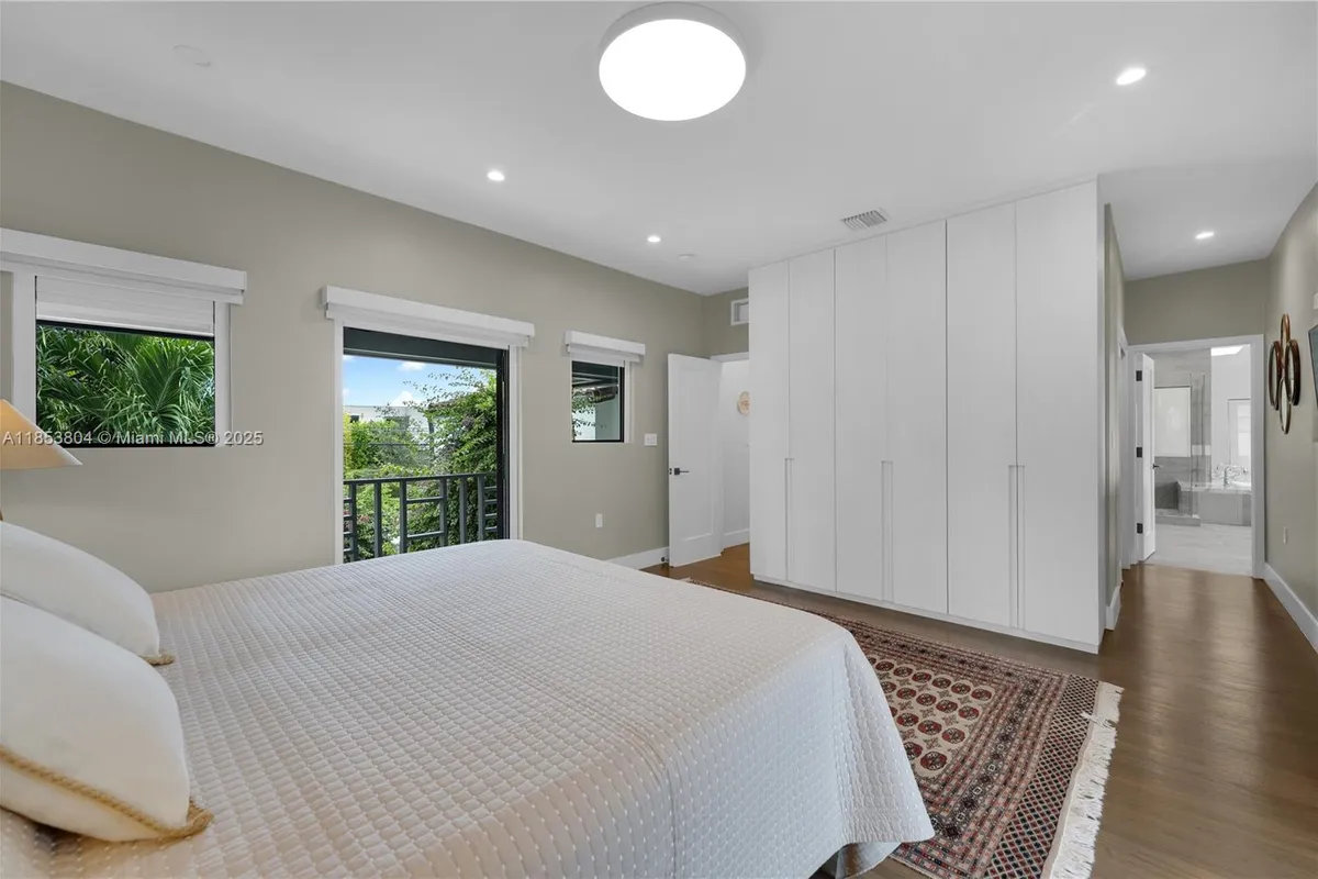 4475 N Meridian Ave, Miami Beach FL 33140