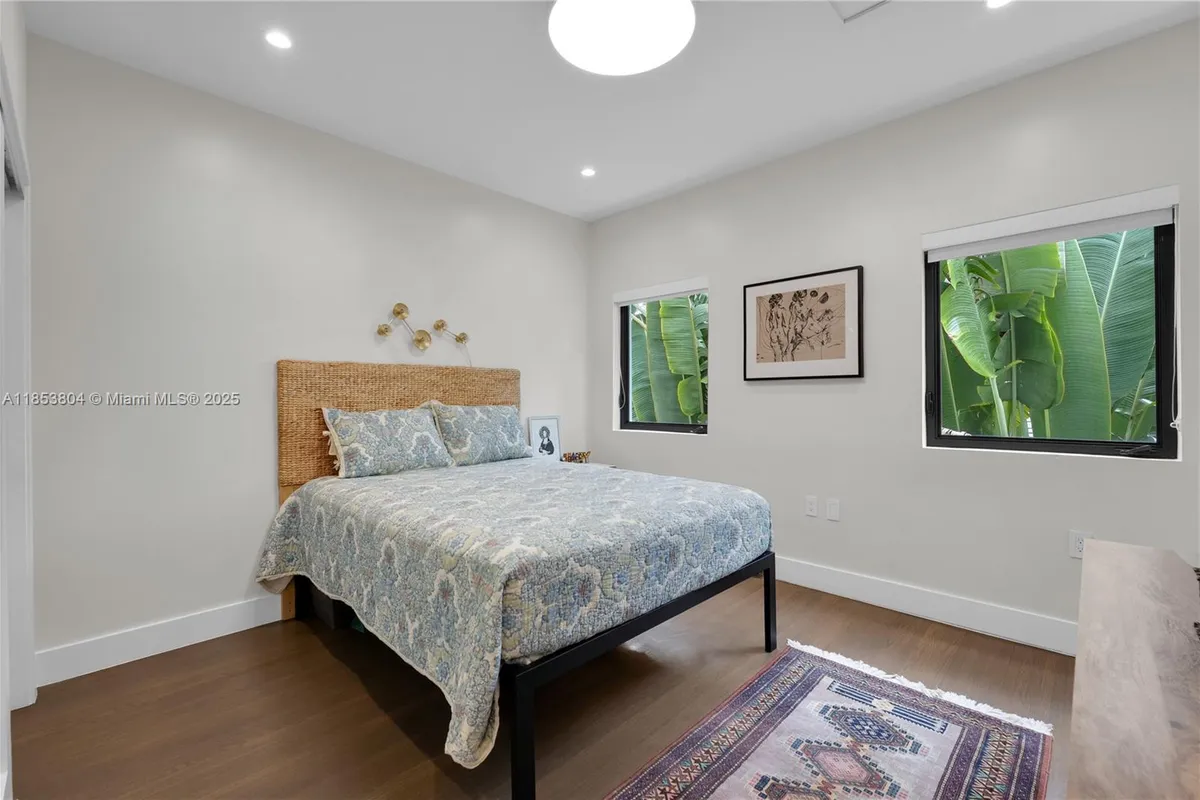 4475 N Meridian Ave, Miami Beach FL 33140