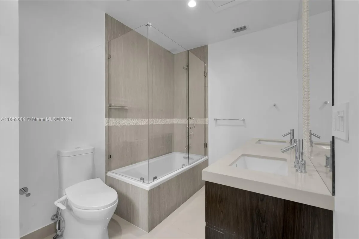 4475 N Meridian Ave, Miami Beach FL 33140