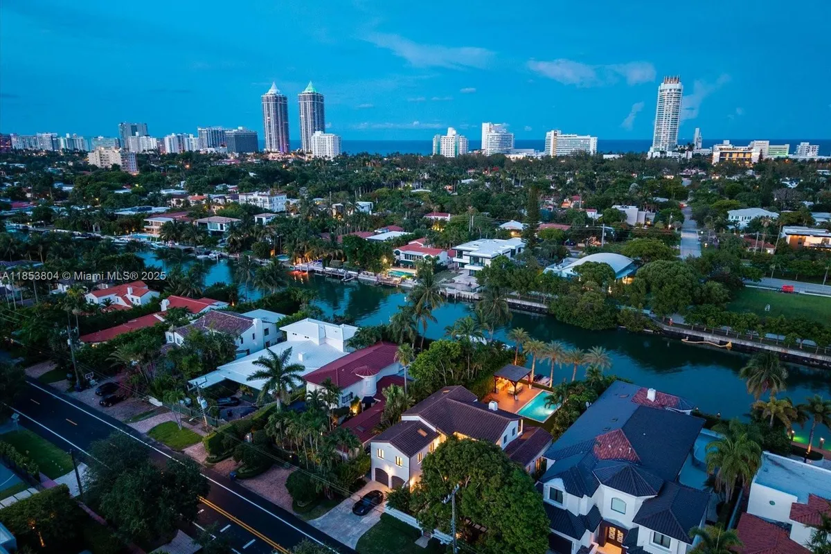 4475 N Meridian Ave, Miami Beach FL 33140