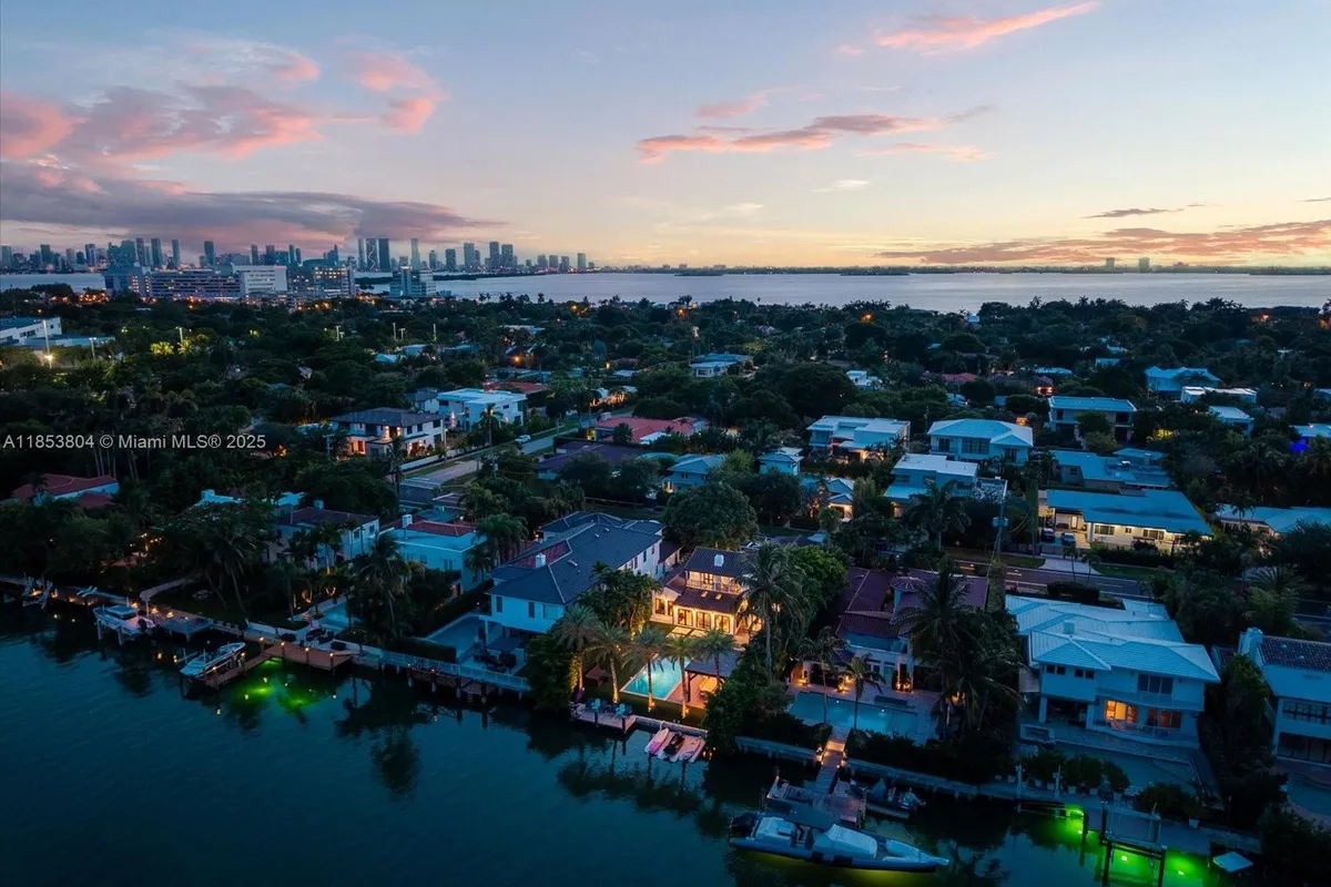 4475 N Meridian Ave, Miami Beach FL 33140