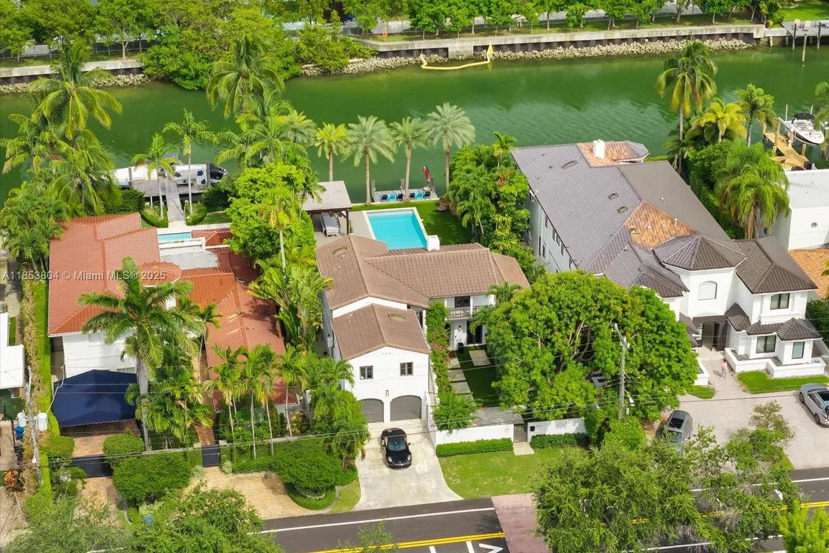 4475 N Meridian Ave, Miami Beach FL 33140