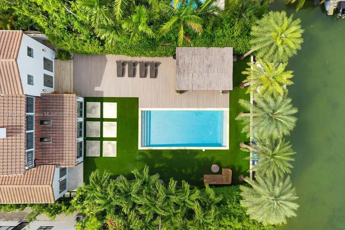 4475 N Meridian Ave, Miami Beach FL 33140