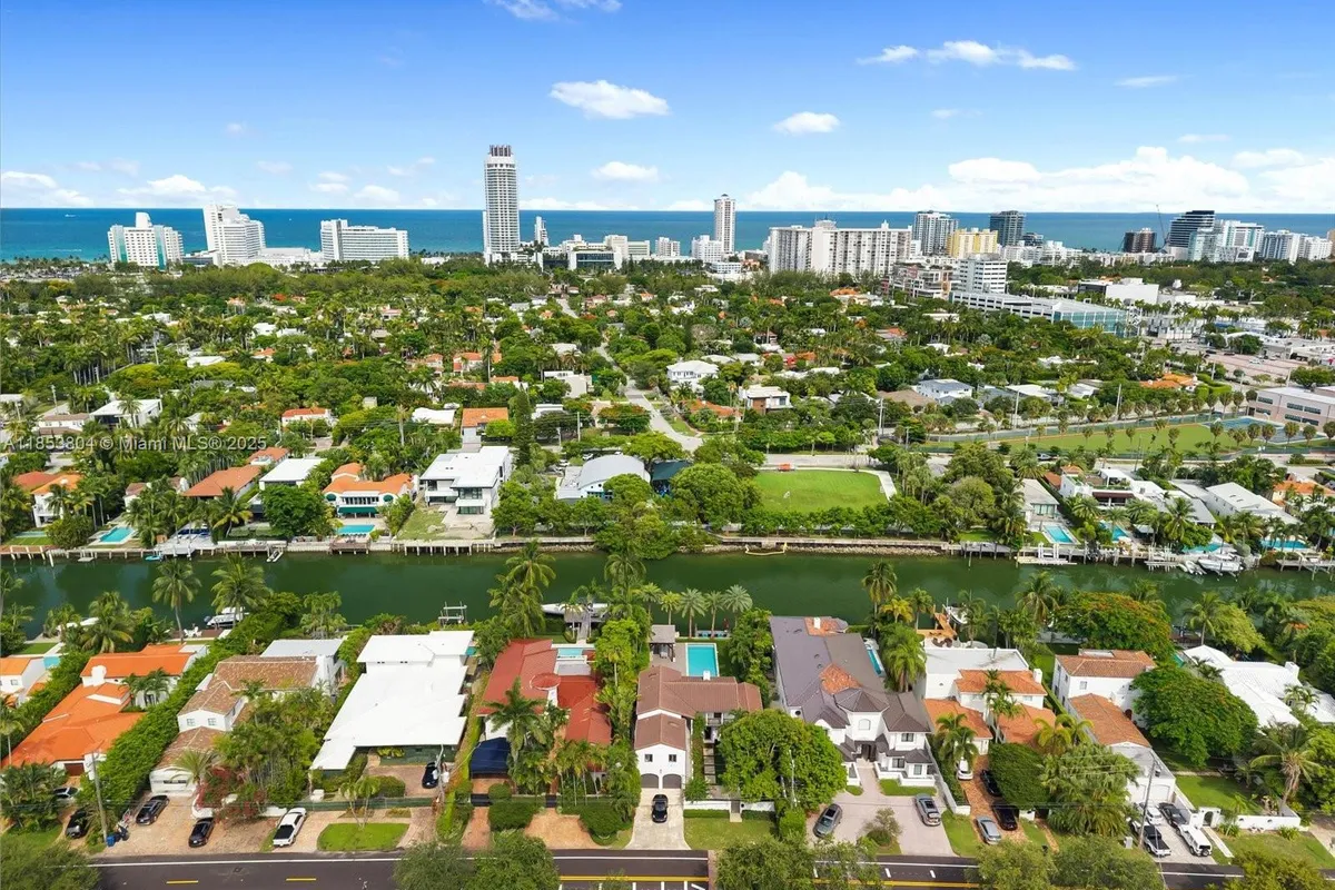 4475 N Meridian Ave, Miami Beach FL 33140