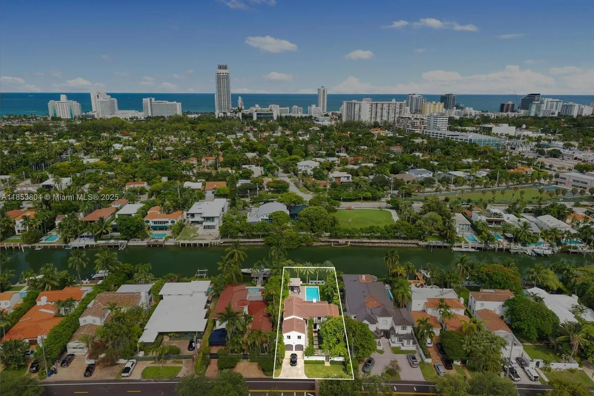 4475 N Meridian Ave, Miami Beach FL 33140