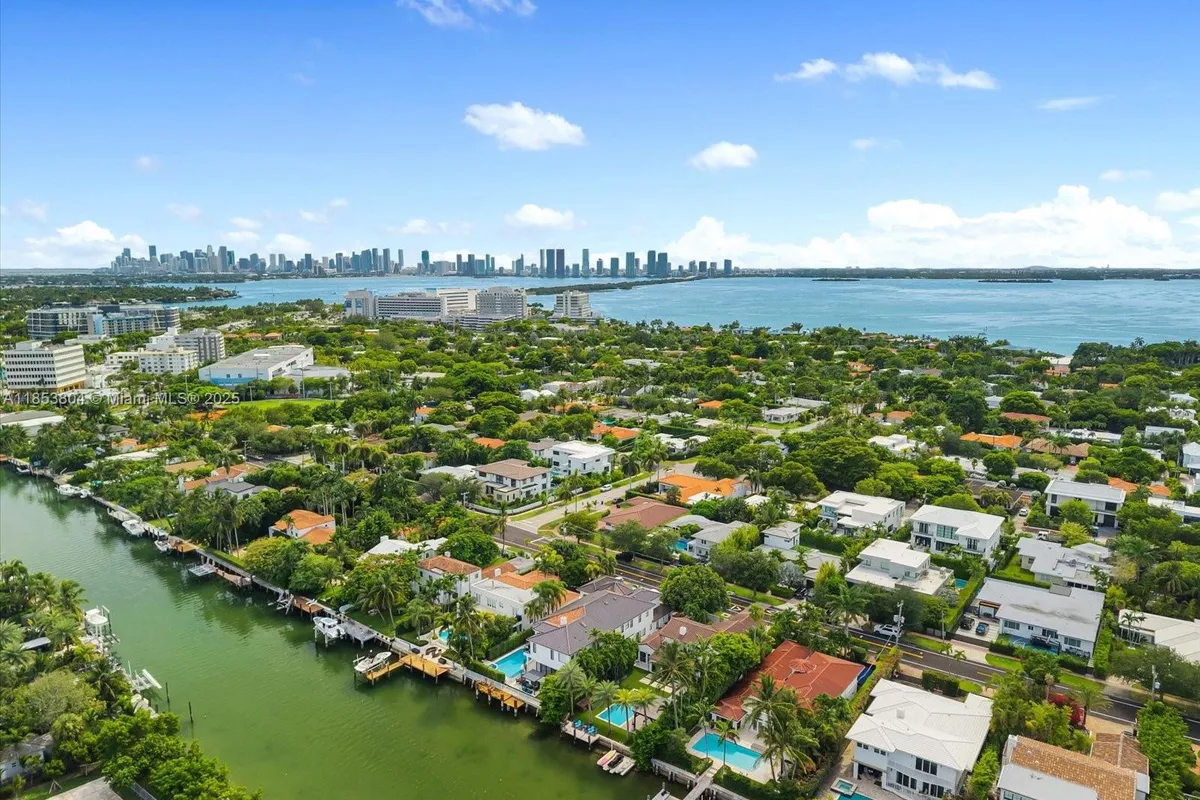 4475 N Meridian Ave, Miami Beach FL 33140