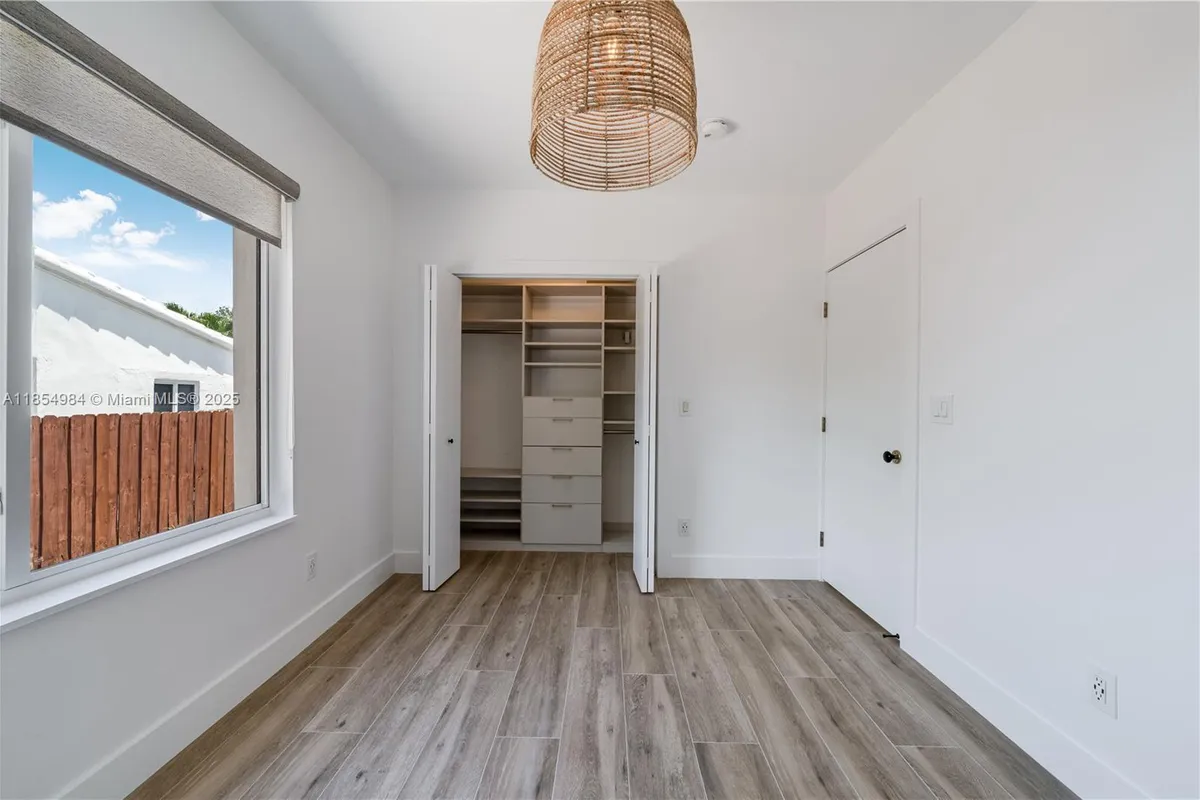 169 NE 48th St, Miami FL 33137