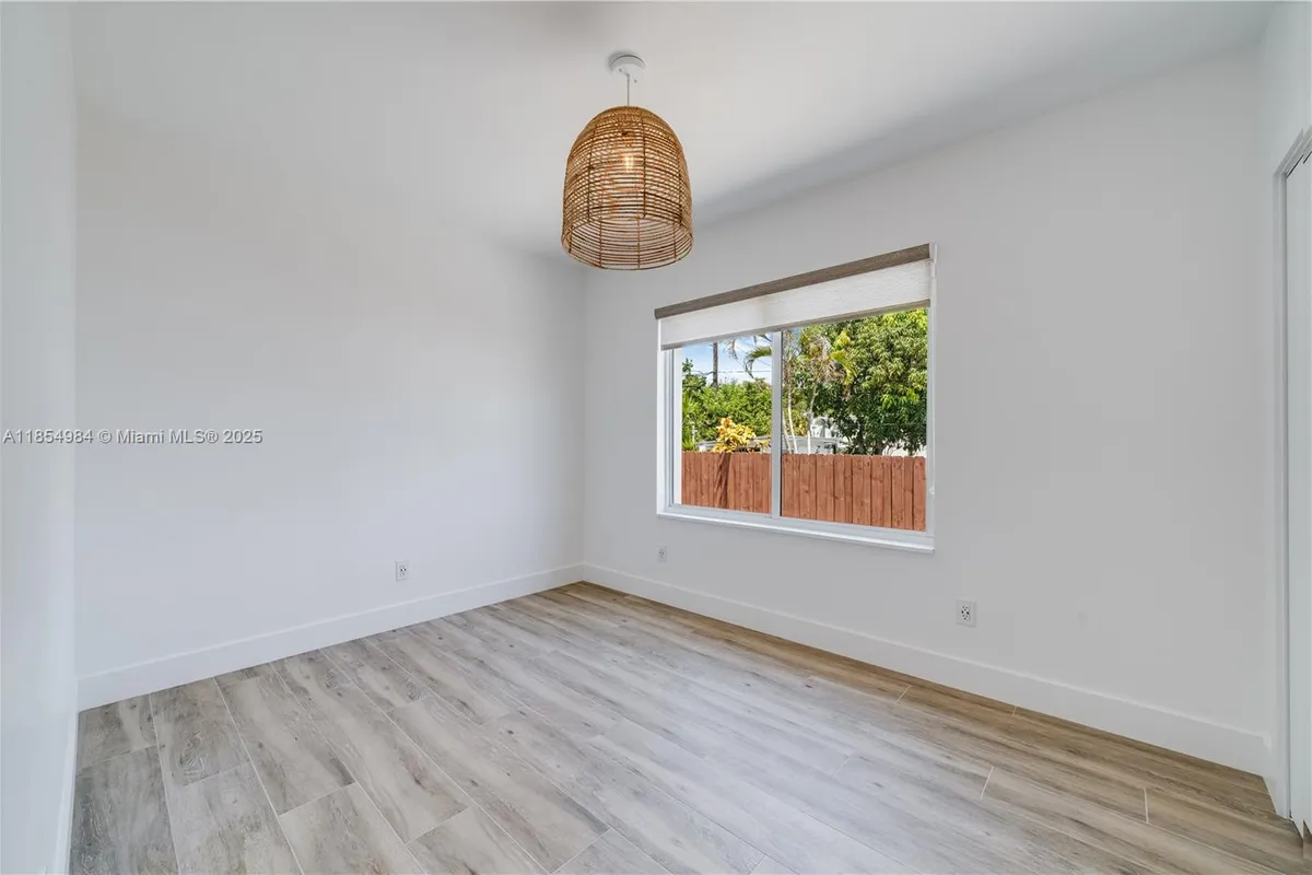 169 NE 48th St, Miami FL 33137