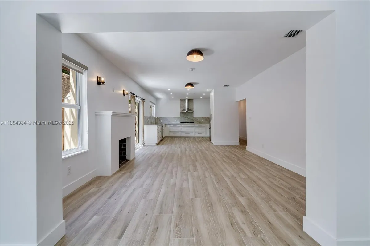 169 NE 48th St, Miami FL 33137