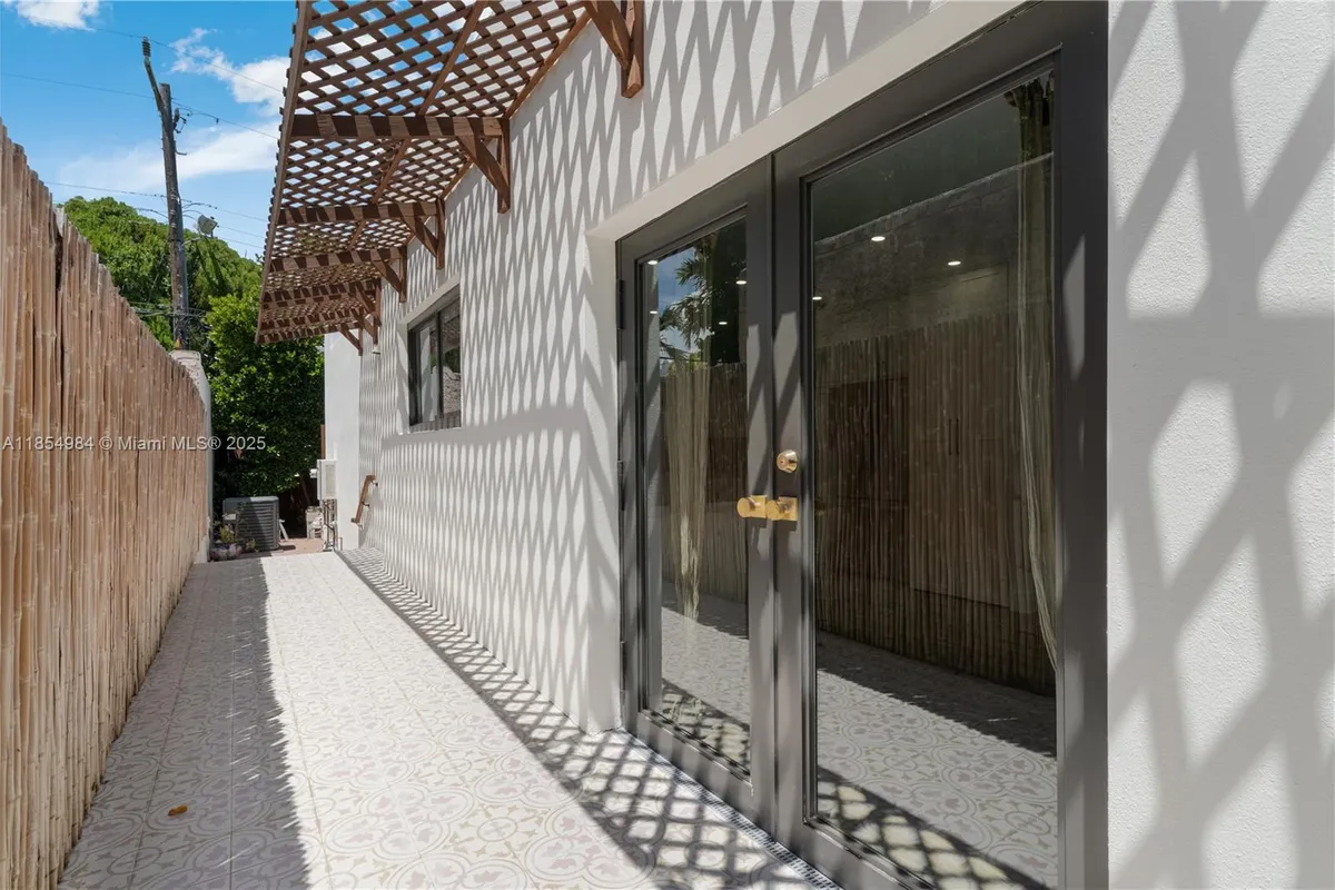 169 NE 48th St, Miami FL 33137