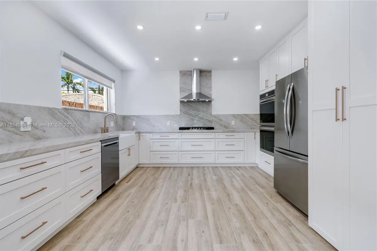 169 NE 48th St, Miami FL 33137