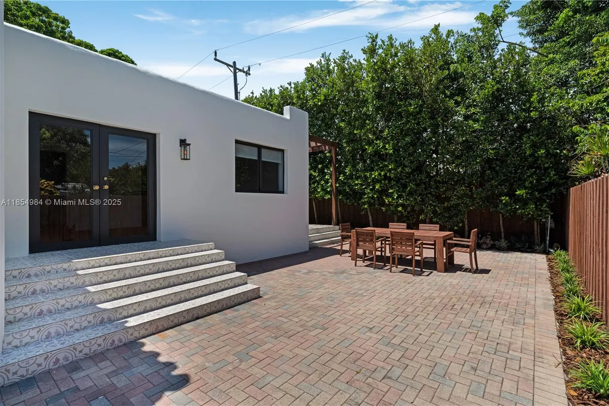 169 NE 48th St, Miami FL 33137