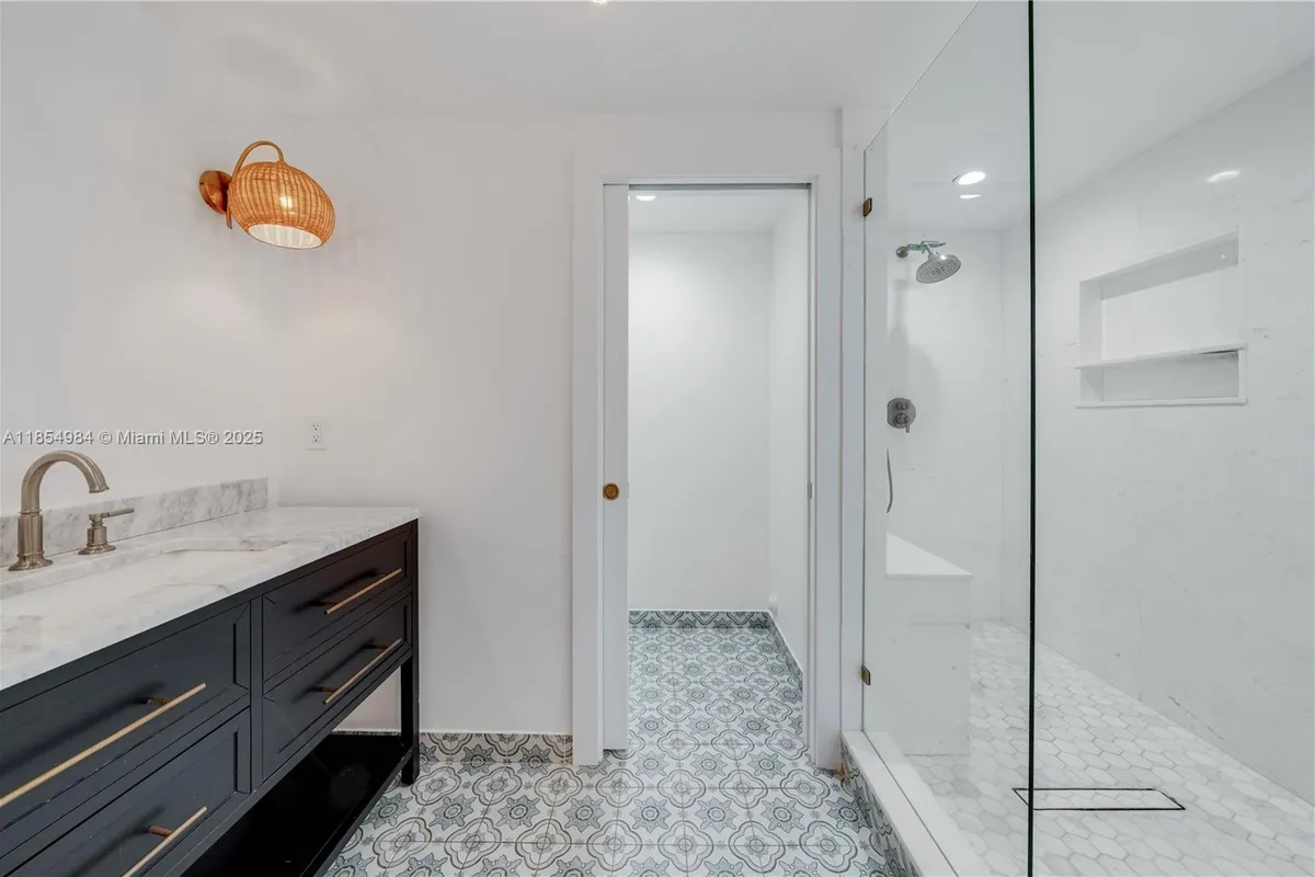 169 NE 48th St, Miami FL 33137