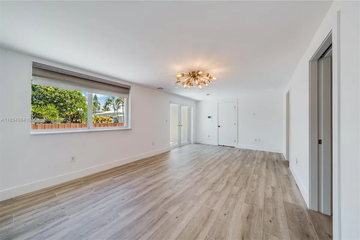 169 NE 48th St, Miami FL 33137