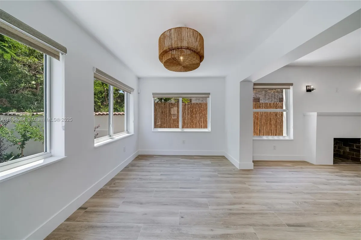 169 NE 48th St, Miami FL 33137