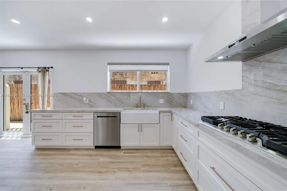 169 NE 48th St, Miami FL 33137