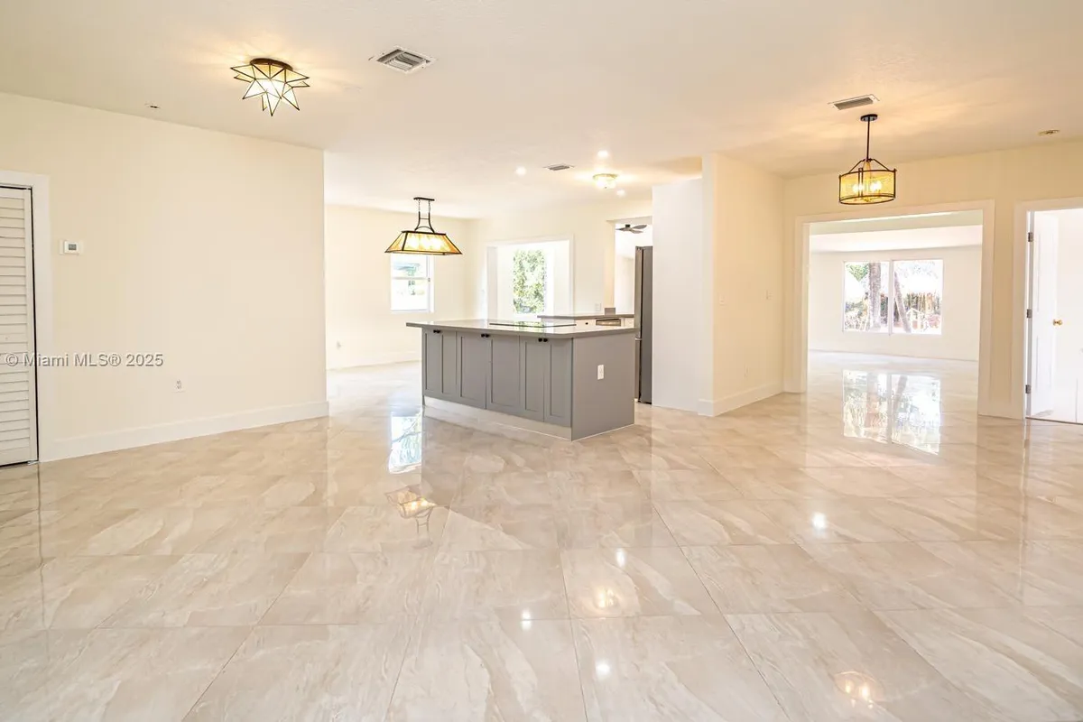 2810 SW 114th Ave, Miami FL 33165