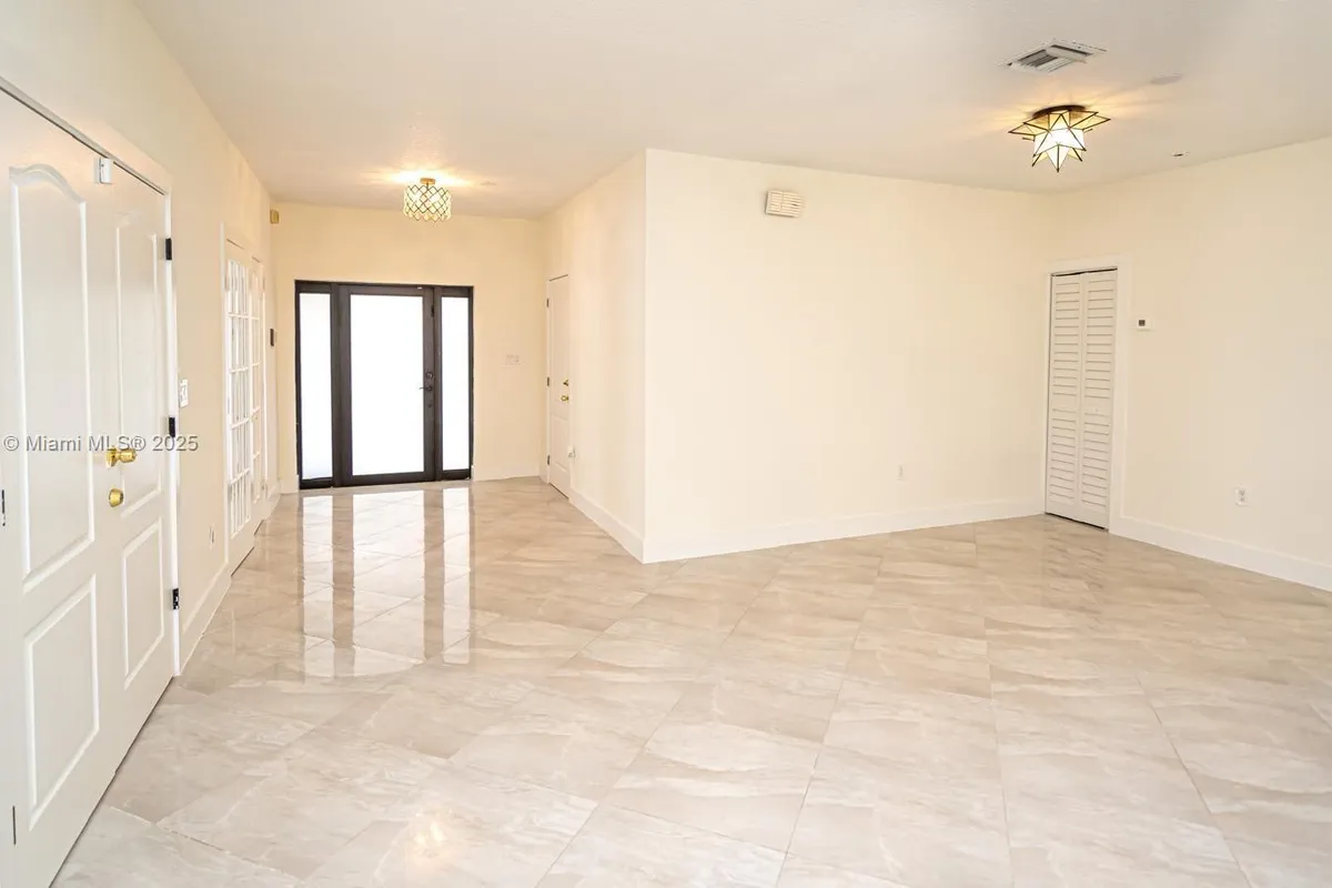 2810 SW 114th Ave, Miami FL 33165