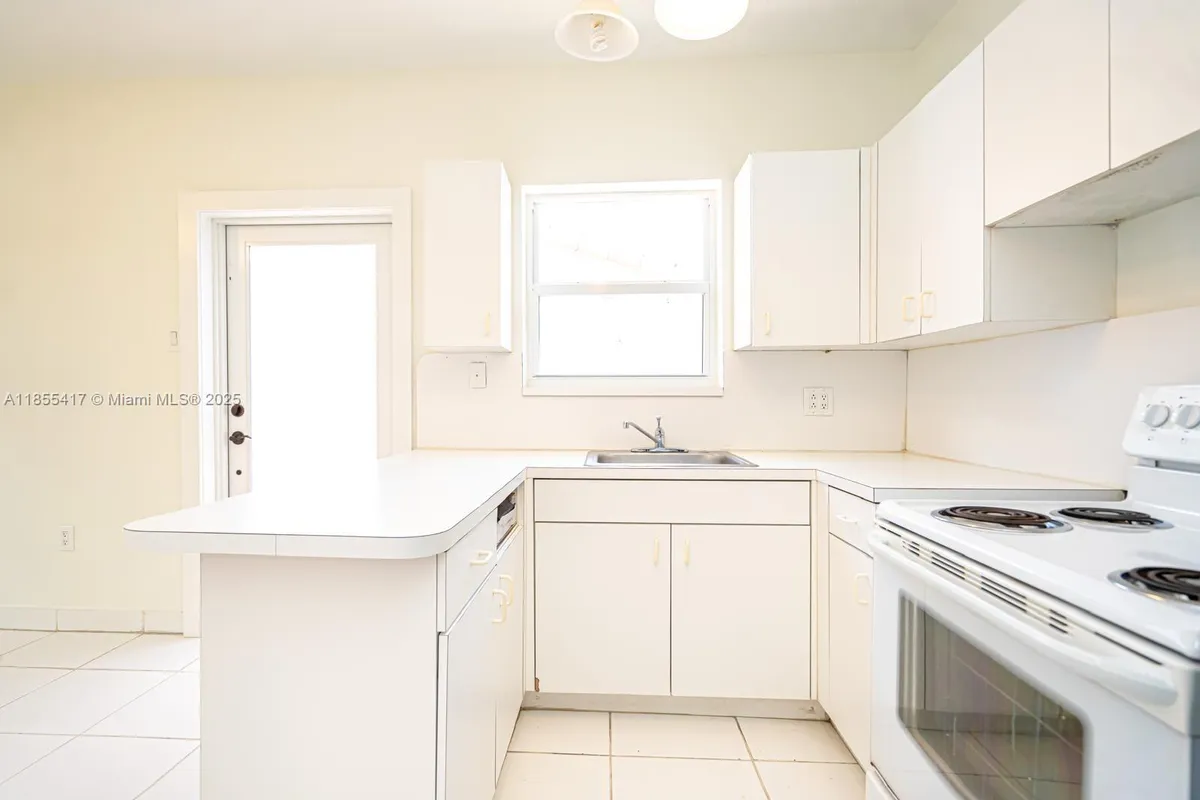 2810 SW 114th Ave, Miami FL 33165