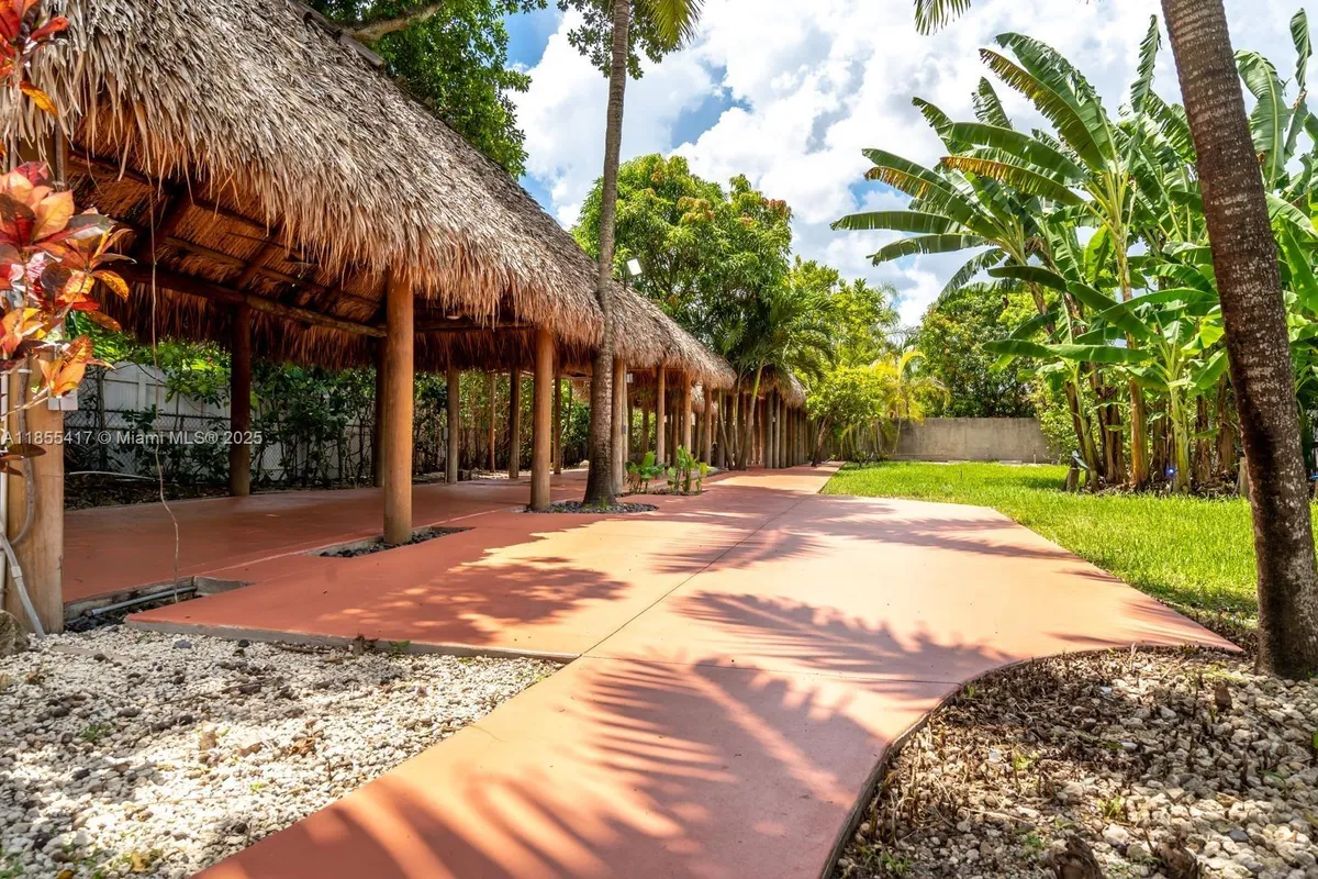 2810 SW 114th Ave, Miami FL 33165