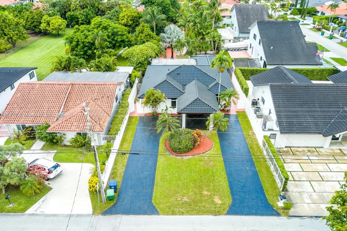 2810 SW 114th Ave, Miami FL 33165