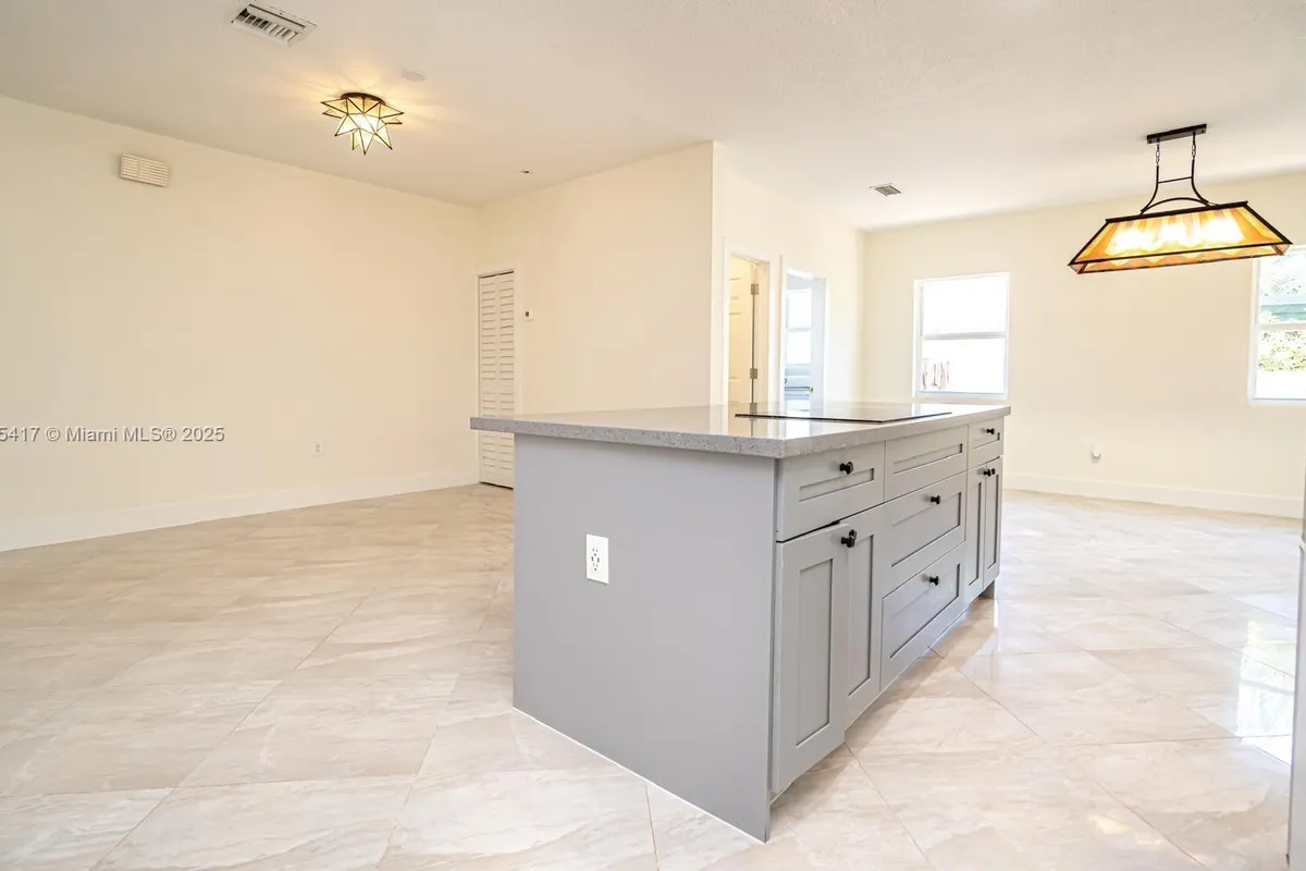 2810 SW 114th Ave, Miami FL 33165