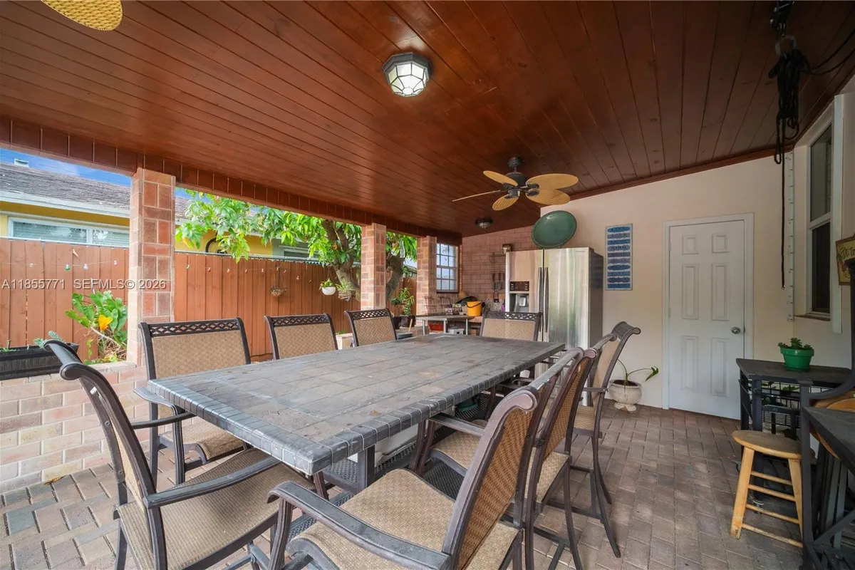 3715 SW 29th St, Miami FL 33134