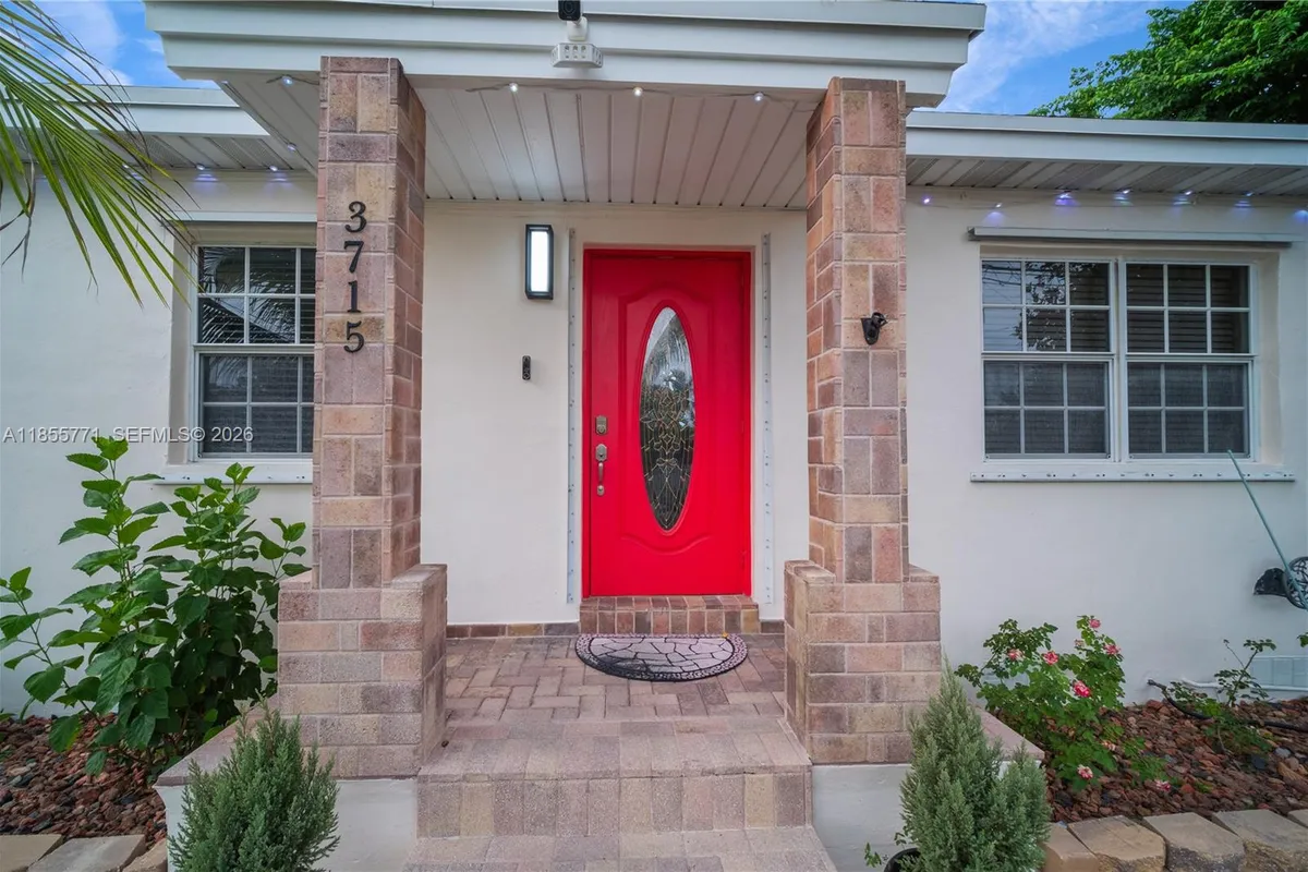 3715 SW 29th St, Miami FL 33134