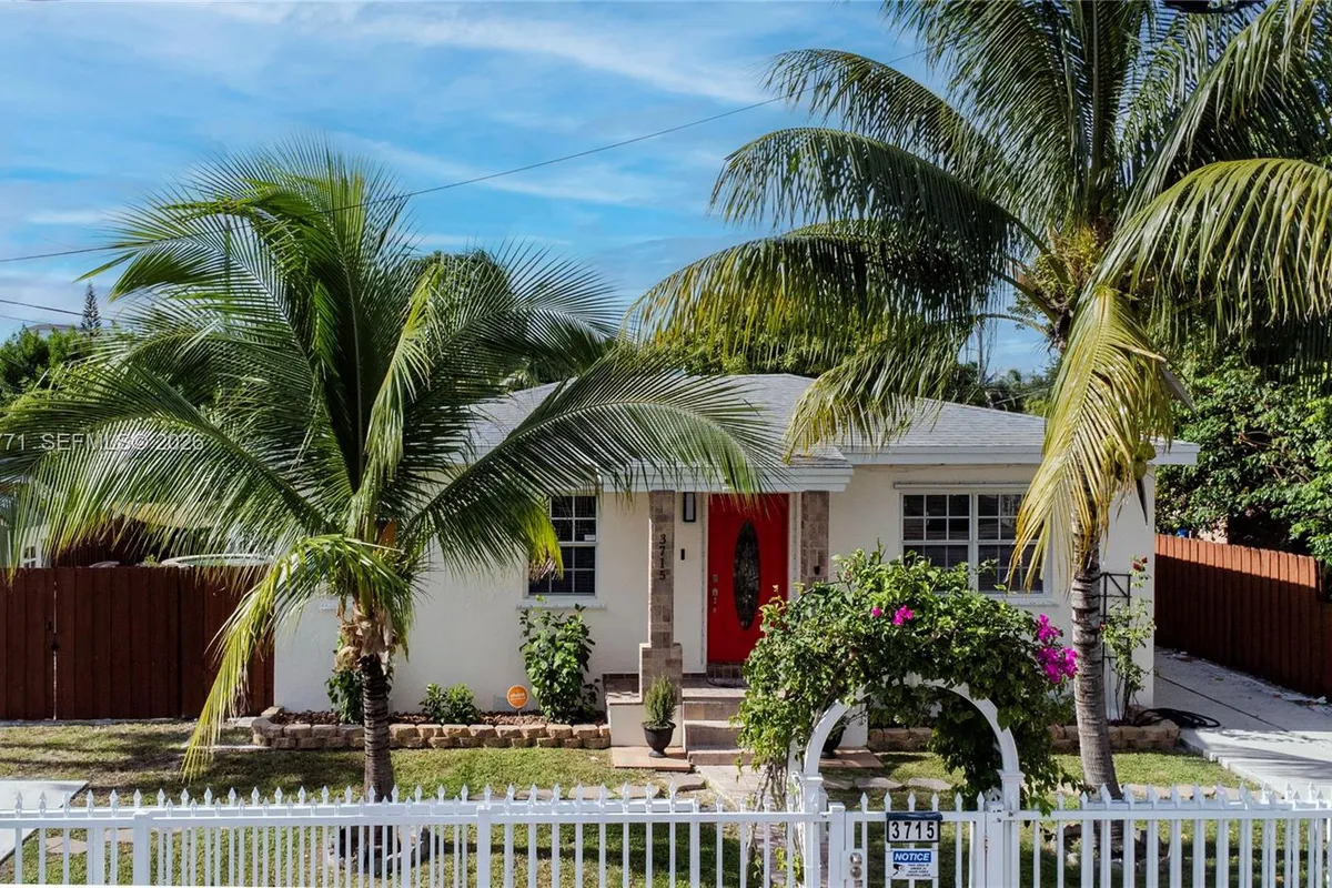 3715 SW 29th St, Miami FL 33134