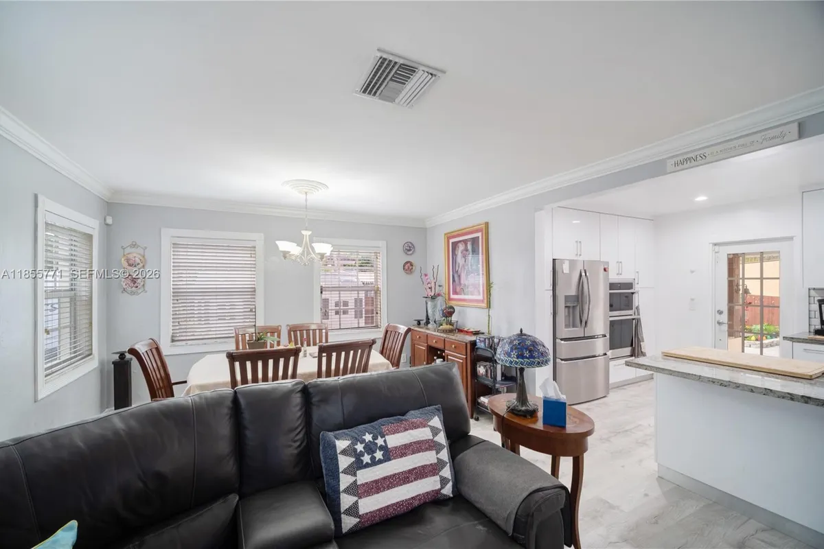 3715 SW 29th St, Miami FL 33134