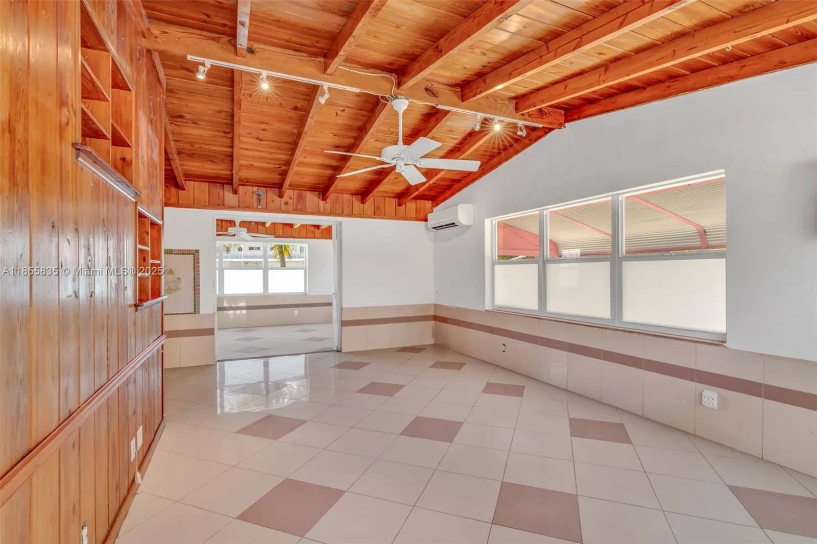 140 Gardenia St, Plantation Key FL 33070