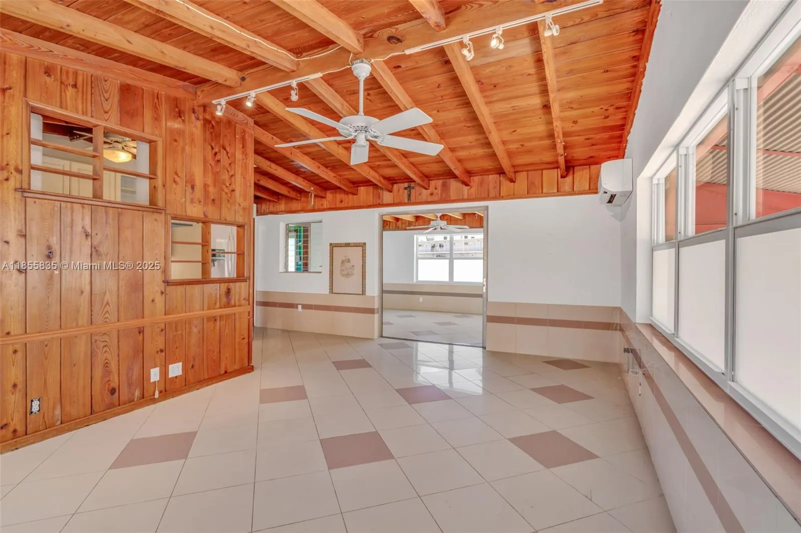 140 Gardenia St, Plantation Key FL 33070