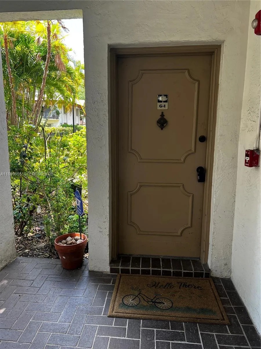 9350 SW 77th Ave # G1, Miami FL 33156