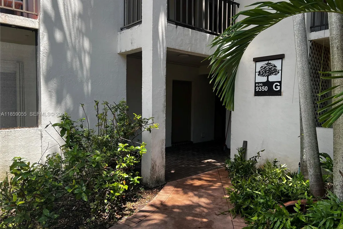 9350 SW 77th Ave # G1, Miami FL 33156