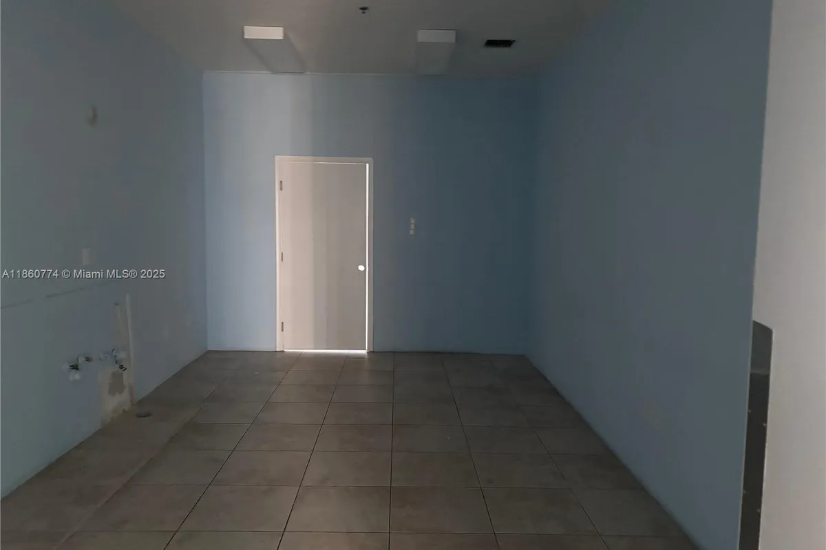 8302 NW 103rd St, Hialeah Gardens FL 33016