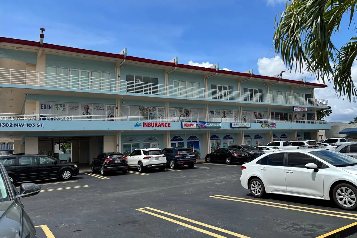 8302 NW 103rd St, Hialeah Gardens FL 33016