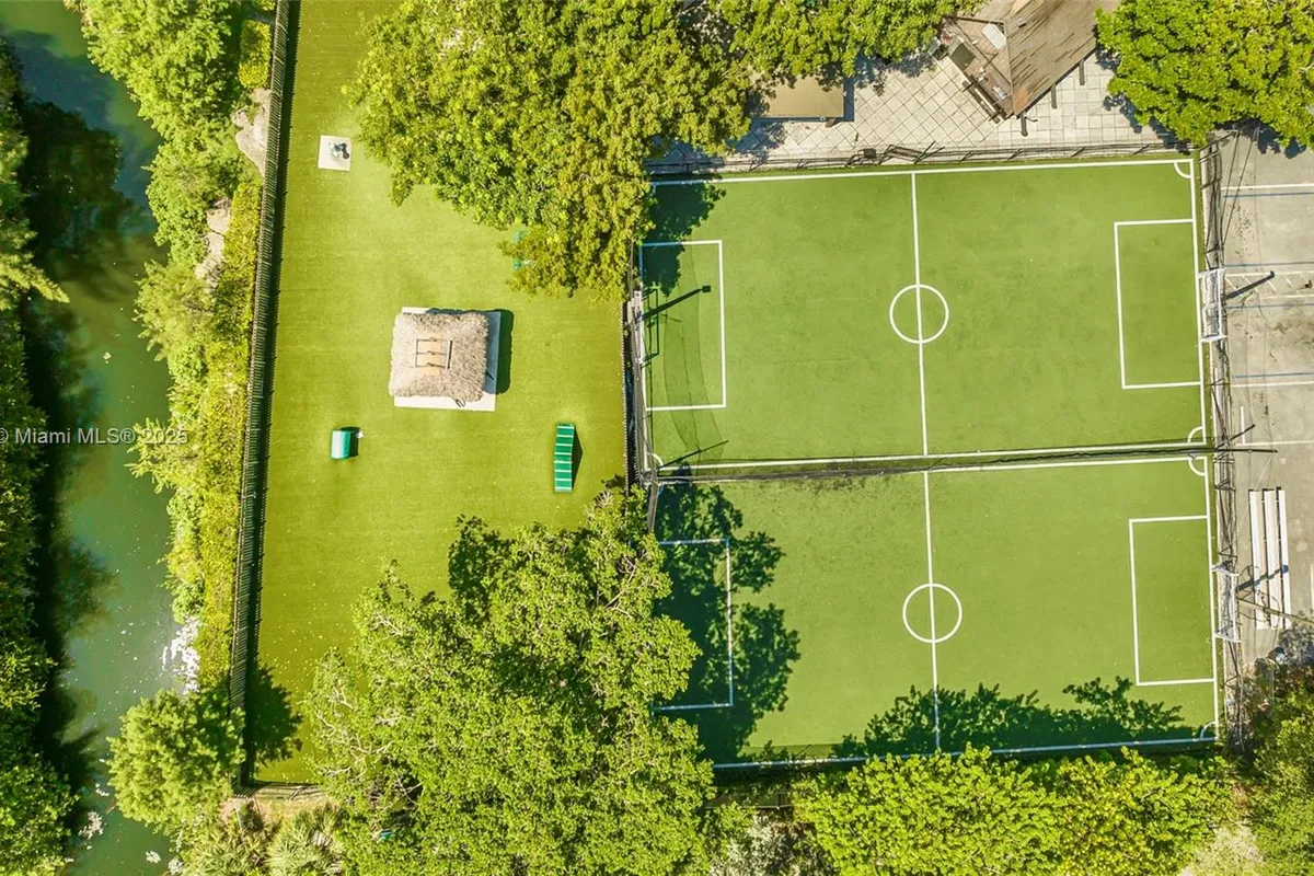 6310 SW 79th St # 18, South Miami FL 33143