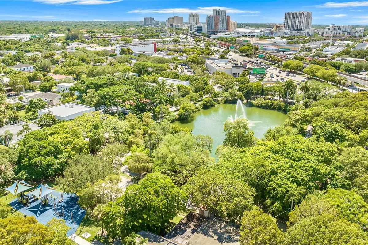 6310 SW 79th St # 18, South Miami FL 33143