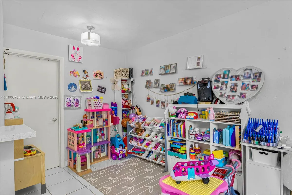 6310 SW 79th St # 18, South Miami FL 33143