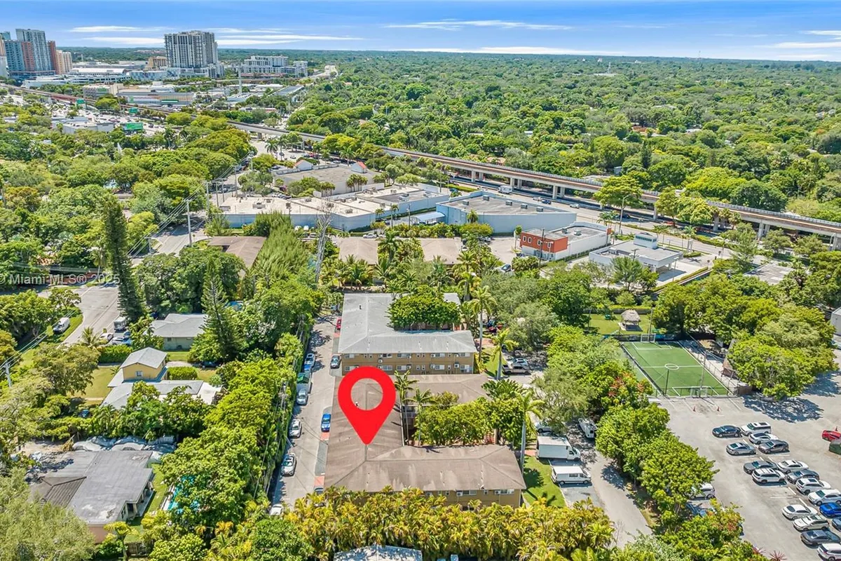 6310 SW 79th St # 18, South Miami FL 33143