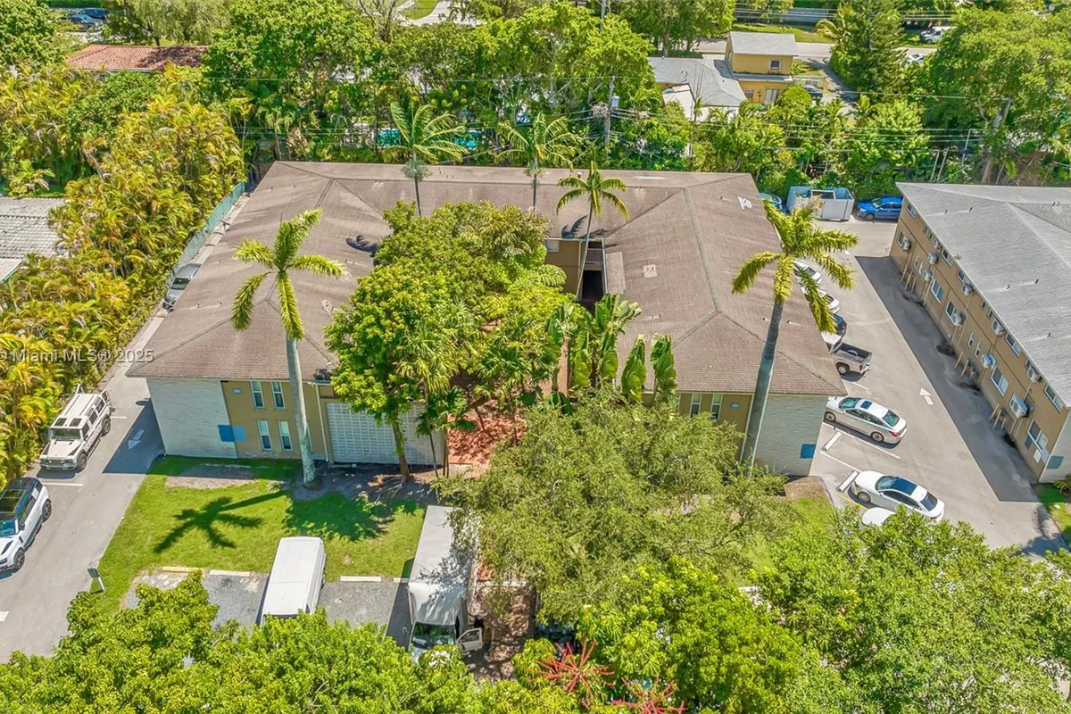 6310 SW 79th St # 18, South Miami FL 33143