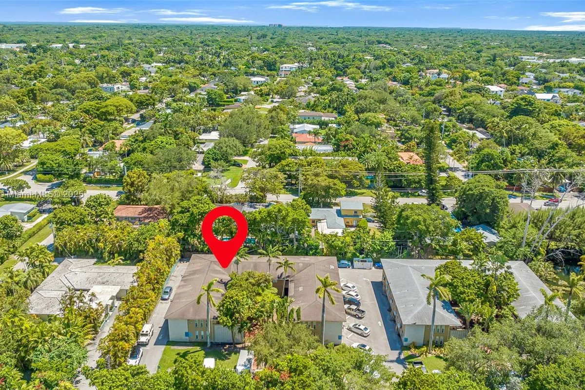 6310 SW 79th St # 18, South Miami FL 33143