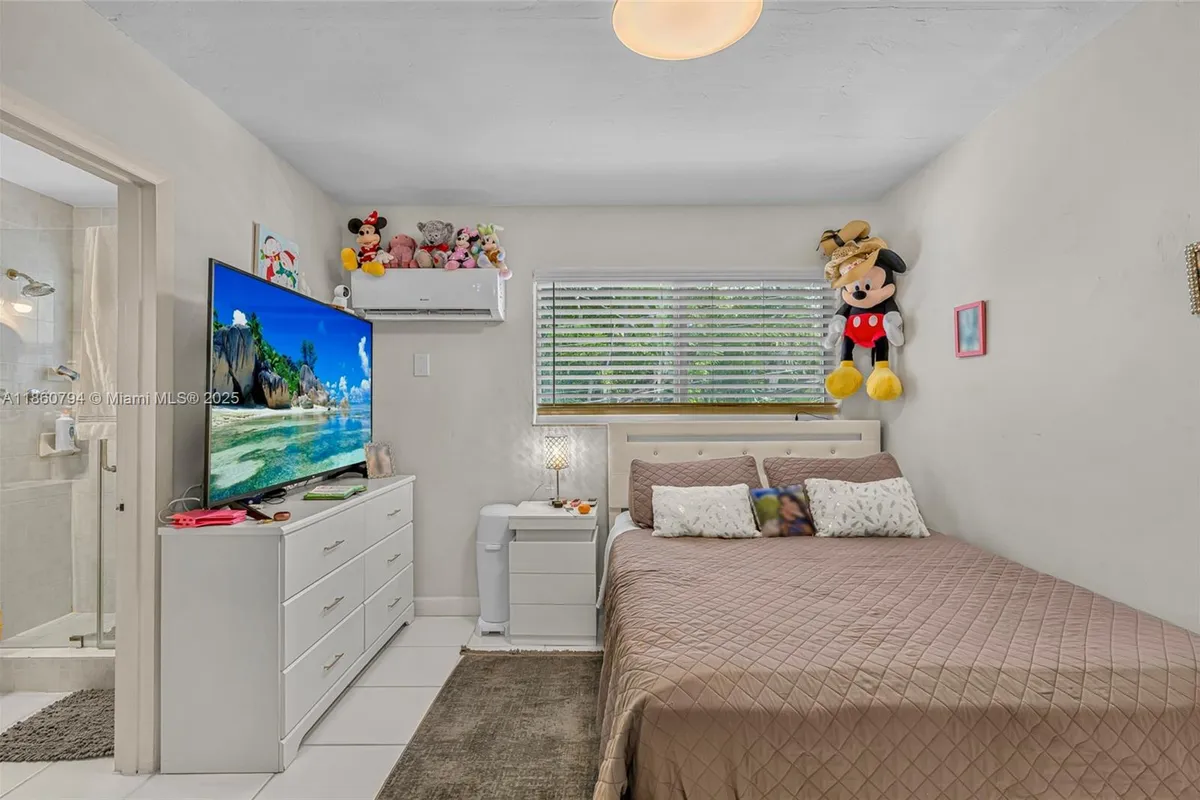 6310 SW 79th St # 18, South Miami FL 33143